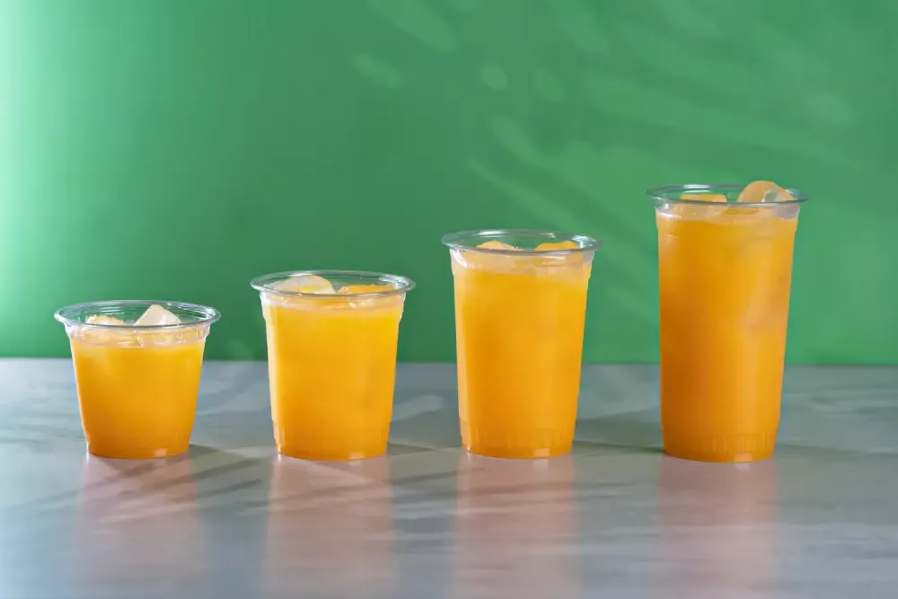 Foto do post Verão com a linha Copos PET: frescor, praticidade e muita experiência